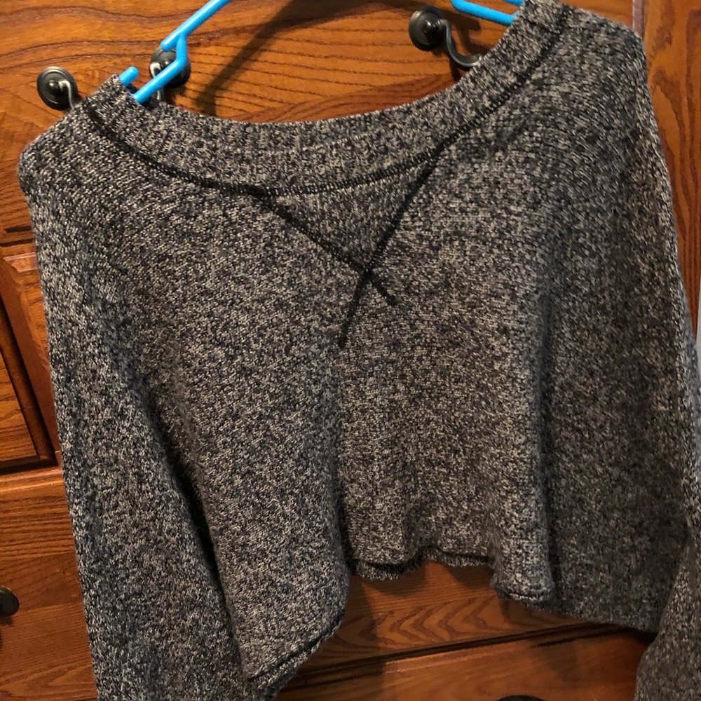 Long sleeve crop too